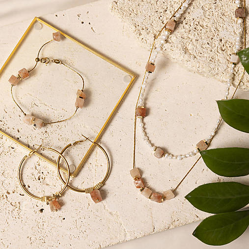 Perlový náhrdelník s ružovým kremeňom – Line Cube