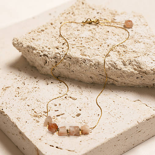 Jemná retiazka s kremeňom – nastaviteľná dĺžka – Line Cube