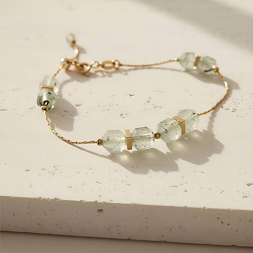 Jemný náramok s prehnitom – nastaviteľná dĺžka  – Line Cube