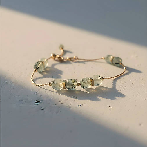 Jemný náramok s prehnitom – nastaviteľná dĺžka  – Line Cube