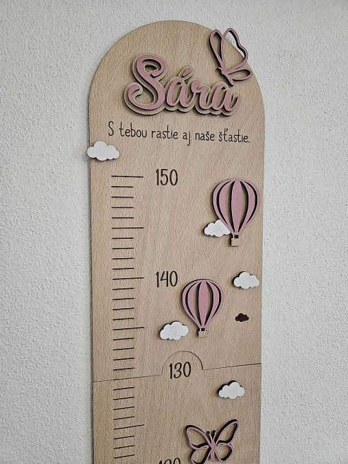 Nábytok - Drevený detský rastový meter s menom - 18276854_