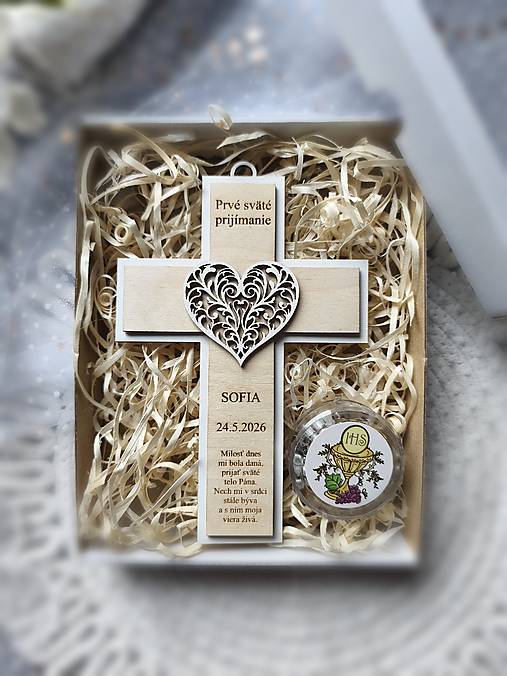 Dekorácie - Personalizovaný set: Drevený krížik s menom a ruženec k 1. svätému prijímaniu - 18276943_
