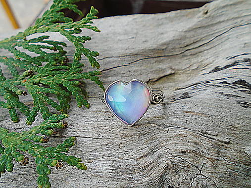 Strieborny prsteň Ag925  Aurora opál Srdiečko