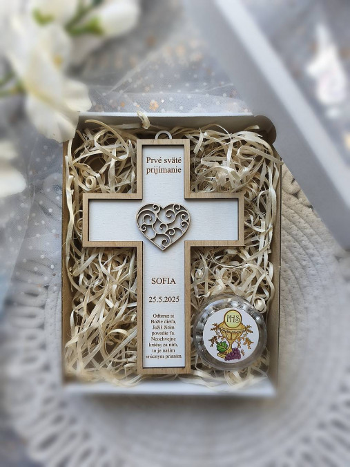 Dekorácie - Krížik a ruženec na prvé sväté prijímanie - 18280310_