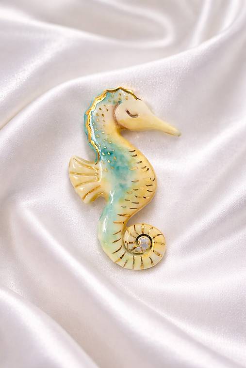 Brošne - Morský koník pastelový - porcelánová brošňa - 18280169_
