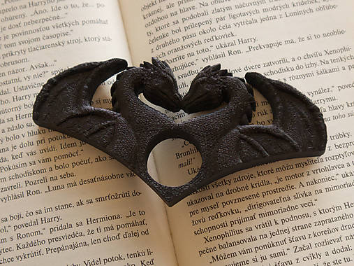 Papiernictvo - Držiak na knihu | Dragon Heart (Čierna) - 18281636_