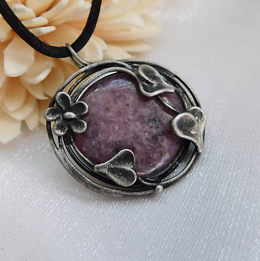 Náhrdelníky - Prívesok s lepidolitom ╚CAIOLEANN╔ - 18283742_