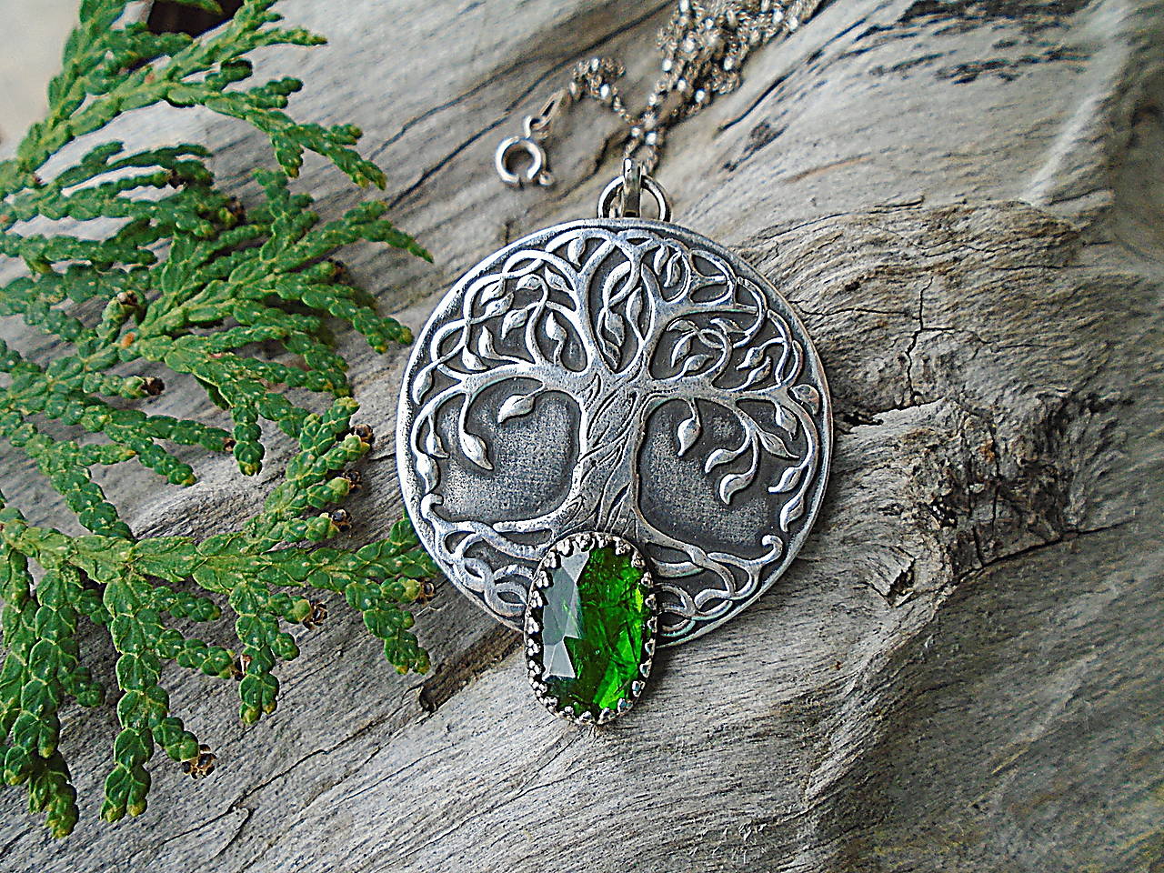Strieborný prívesok Ag925 Strom života Chromdiopsid