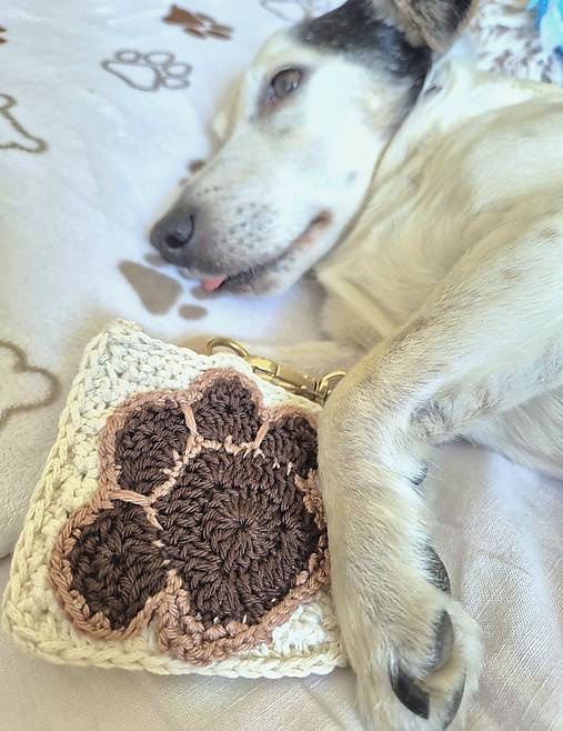 Iné doplnky - Háčkovaná kapsička na sáčky pre psíka | doplnok na venčenie (Béžová) - 18282442_