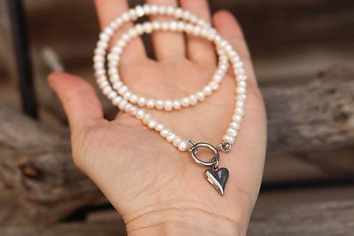 Perlový náhrdelník so srdiečkom