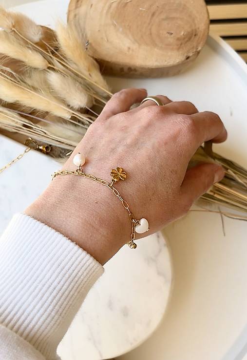 Retiazkový náramok s príveskami