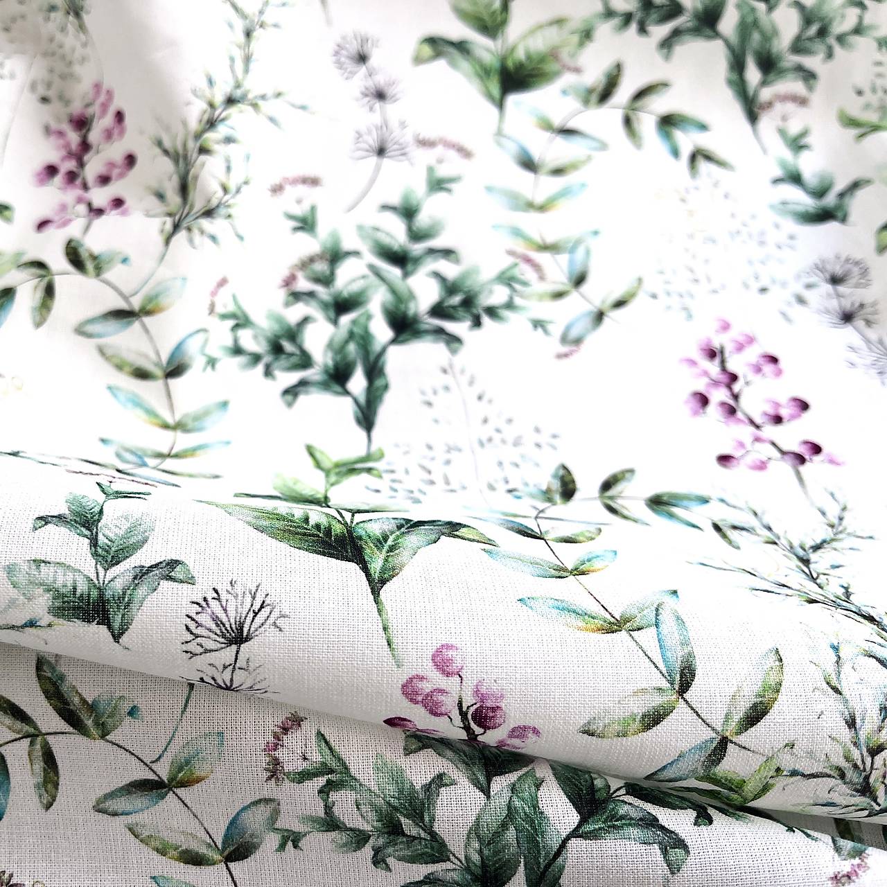 fialové lúčne kvety, 100 % predzrážaná bavlna EÚ, šírka 140 cm