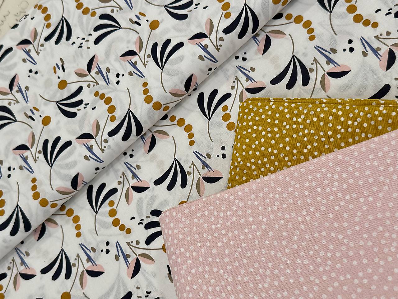 100% BAVLNA STOF/ ORNAMENT