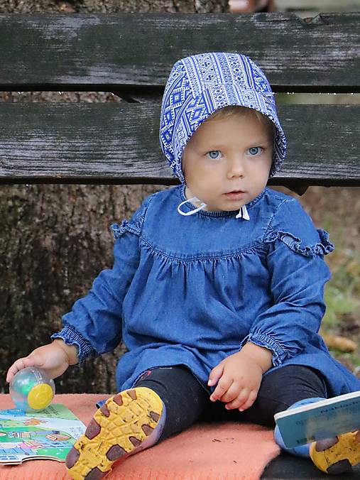 Letný detský čepček folklór modrý