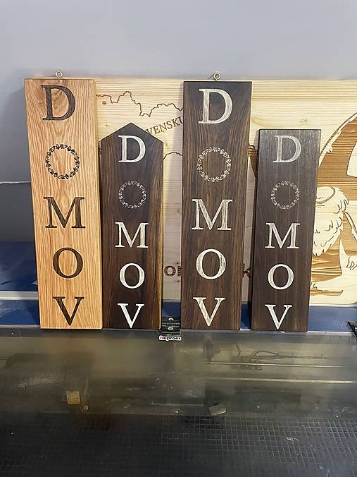 Dekorácie - Dekoratívna drevená tabuľa „DOMOV“ - 18290728_