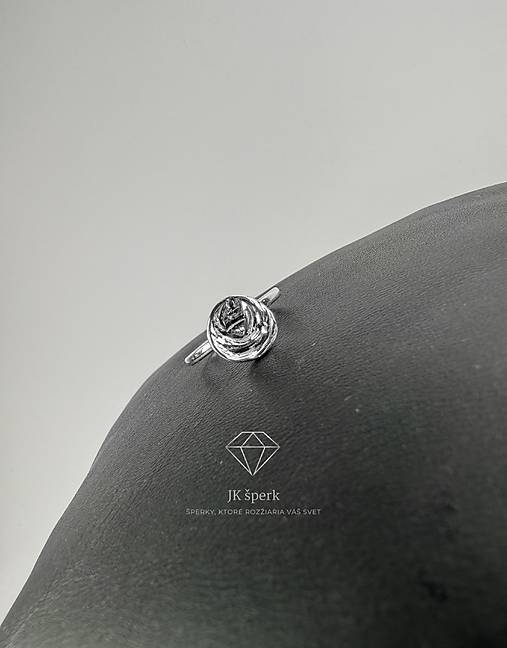 Strieborný 925/1000 prsteň ROSA