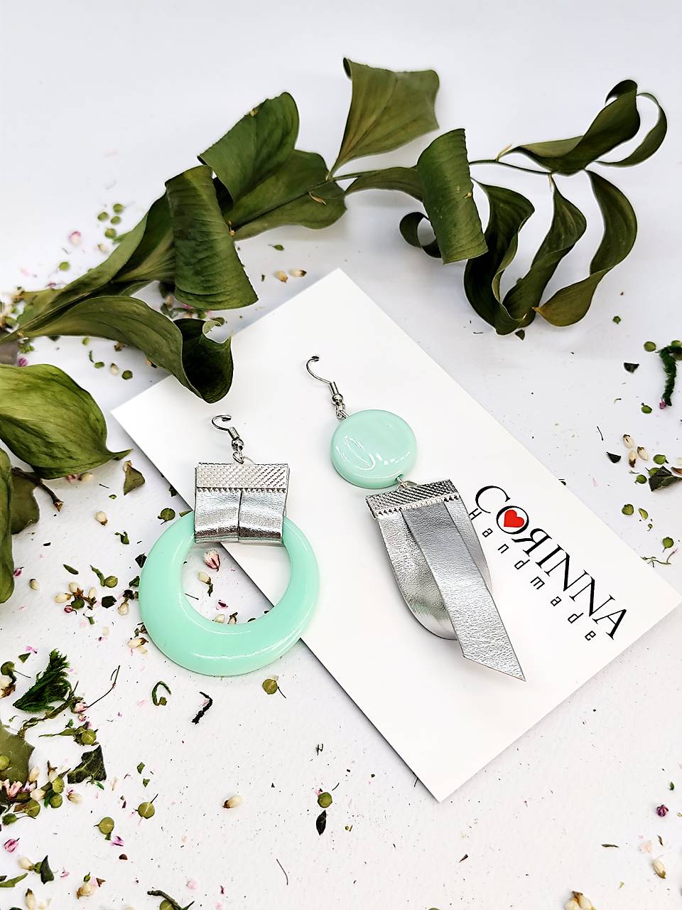 Asymetrické náušnice "KIA"