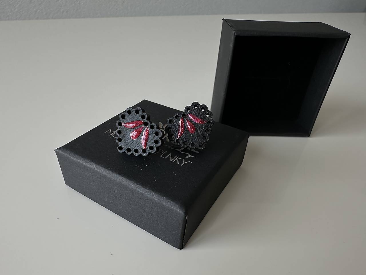 Zapichovačky srdce a tulipán MINI živicované (Čierna)