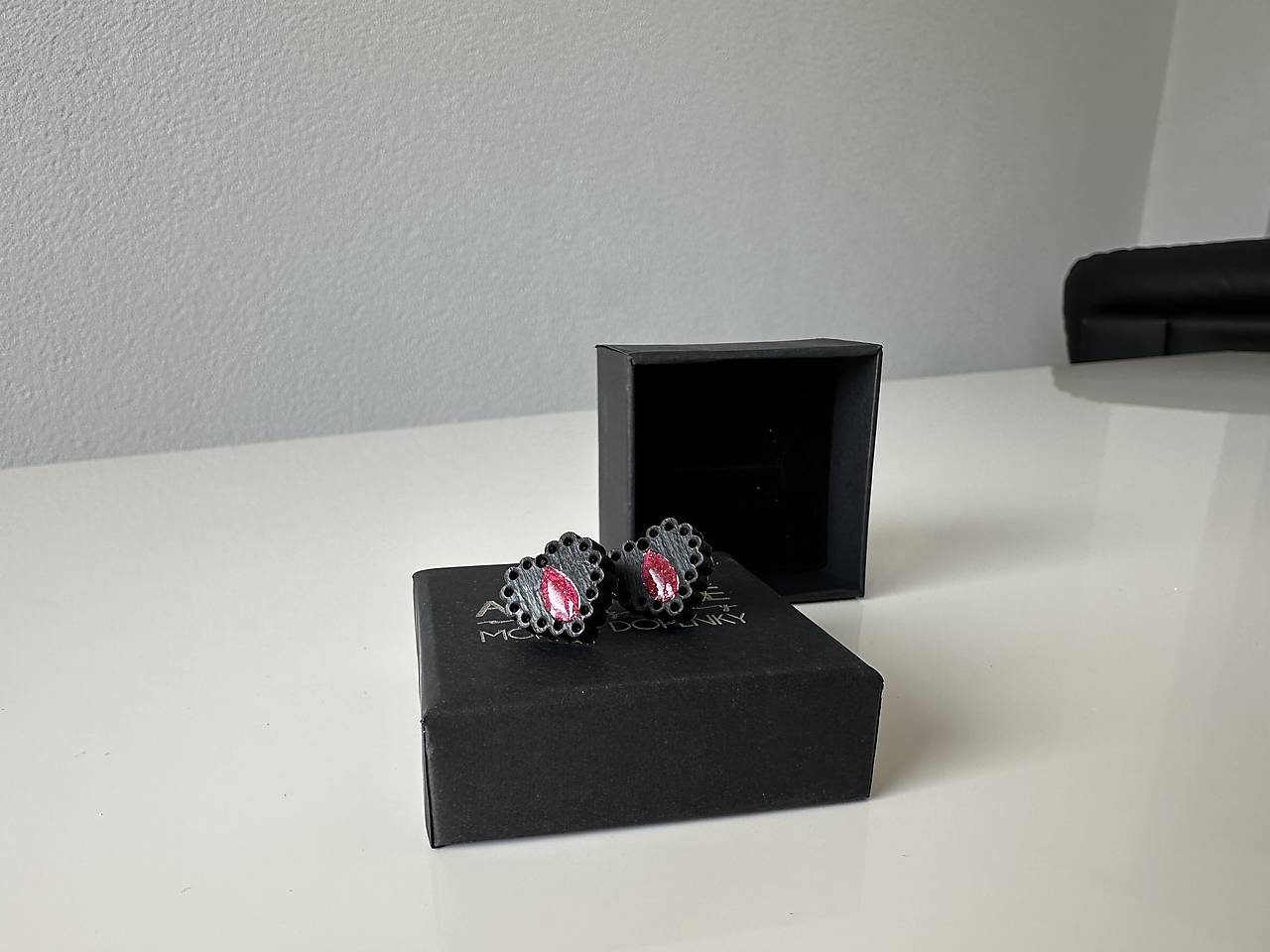 Zapichovačky Zuzanka Mini živicované (Čierna)