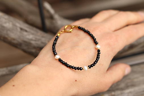 Náramok spinel s perlami