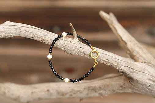 Náramok spinel s perlami