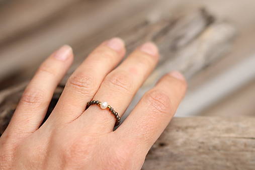 Prsteň pyrit, perla