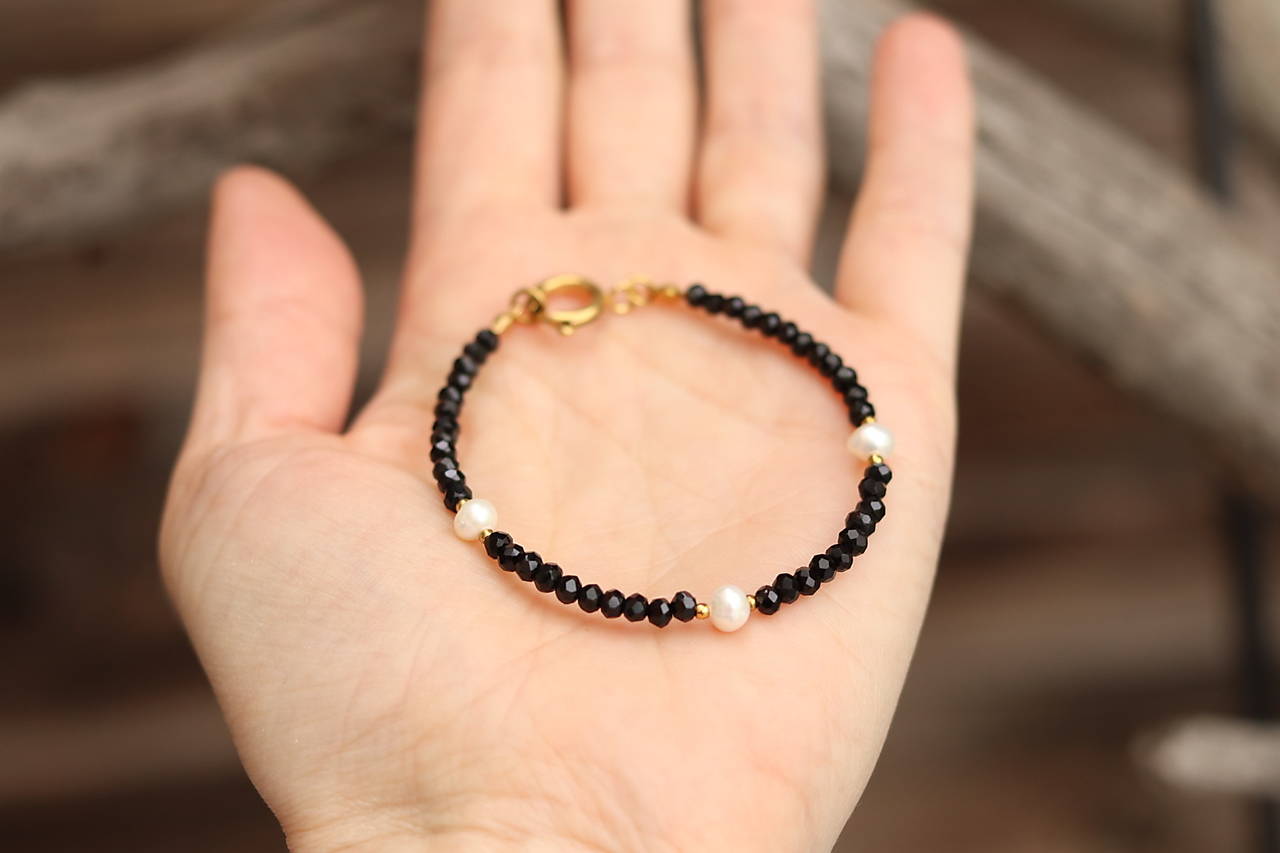 Náramok spinel s perlami