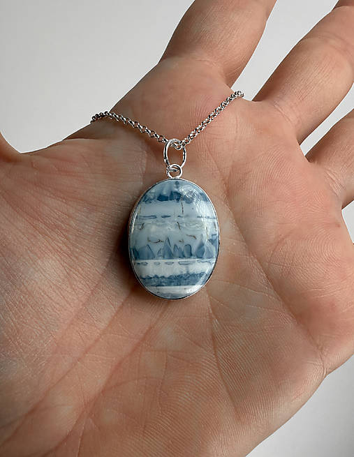 Strieborný 925/1000 prívesok s modrym opálom