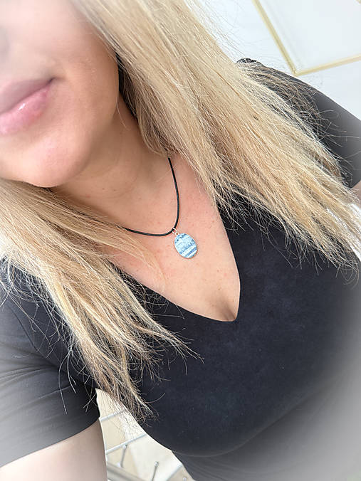 Strieborný 925/1000 prívesok s modrym opálom