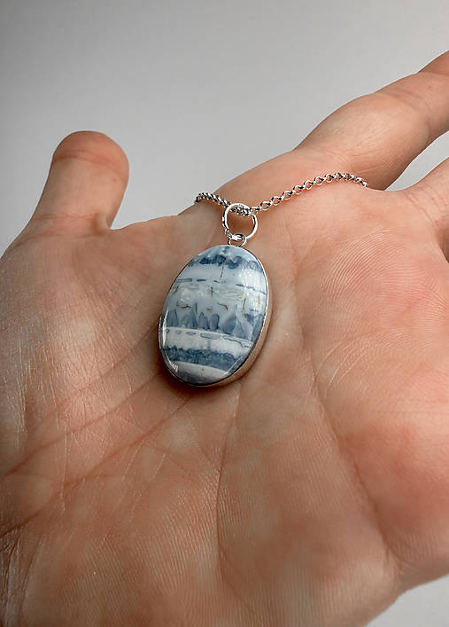 Strieborný 925/1000 prívesok s modrym opálom