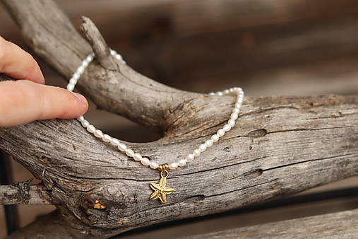 Perlový náramok na nohu