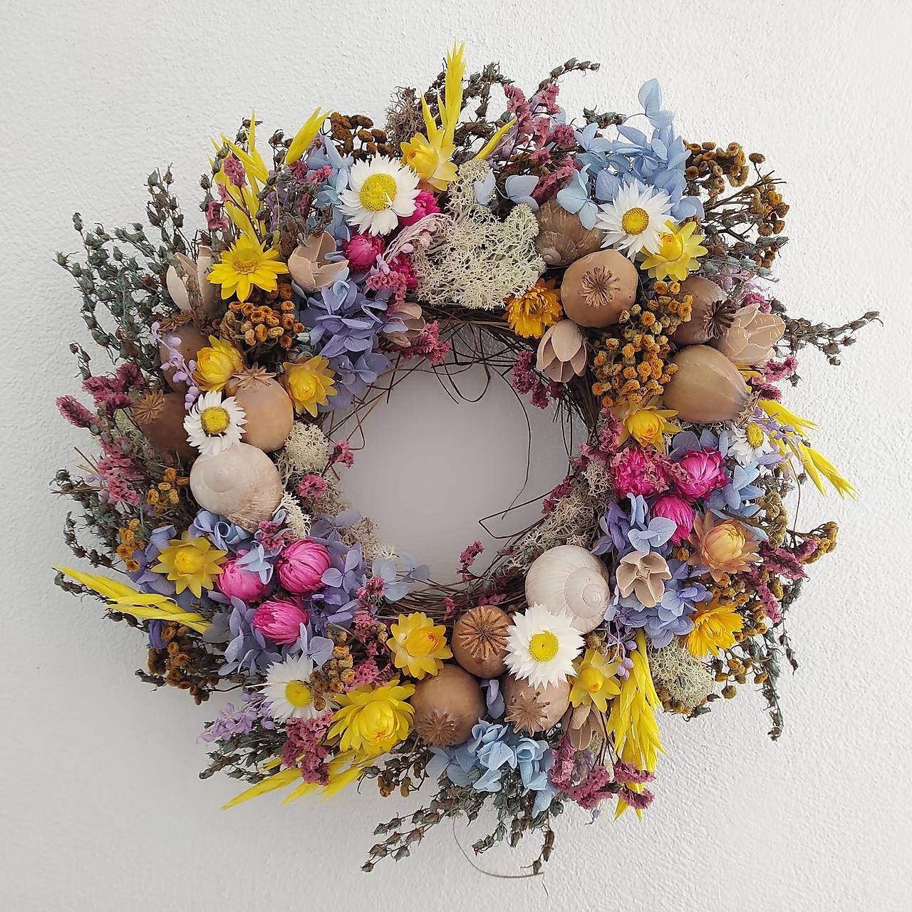 veniec na dvere zo sušených kvetov – pastelový romantický štýl