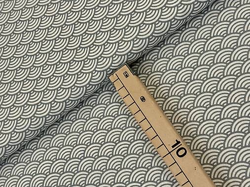 100% BAVLNA / SIVÉ KOPČEKY NA BIELEJ