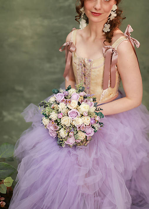 Svadobná kytica "záhrada pri stmievaní"