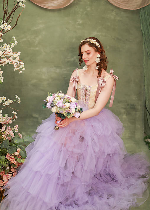 Svadobná kytica "záhrada pri stmievaní"