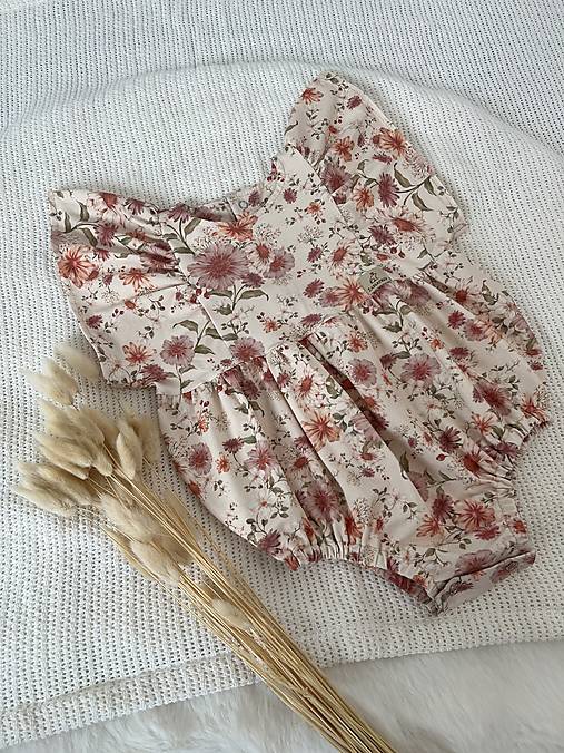Detské oblečenie - Dievčenské body s motýlími rukávmi a kvietkami vo veľkosti 86 - 18301679_