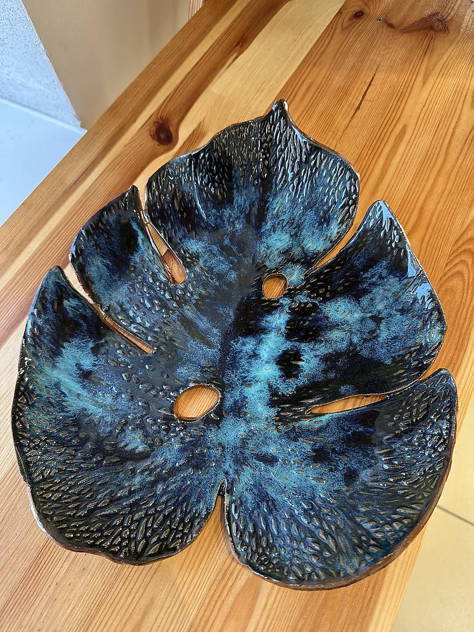 Tmavomodro- zelená monstera