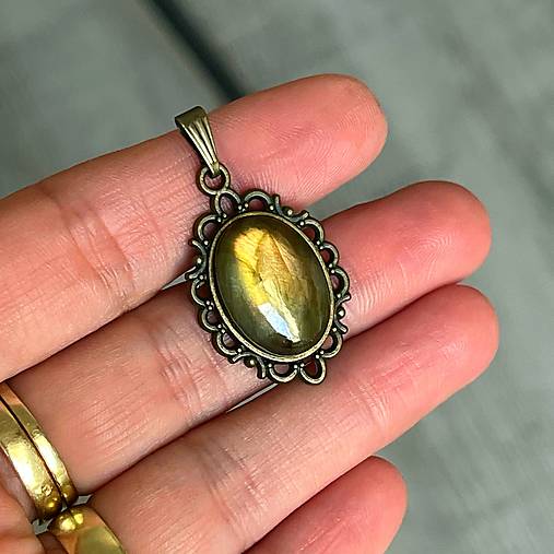 Bronze Filigree Labradorite Necklace / Náhrdelník s labradoritom E074