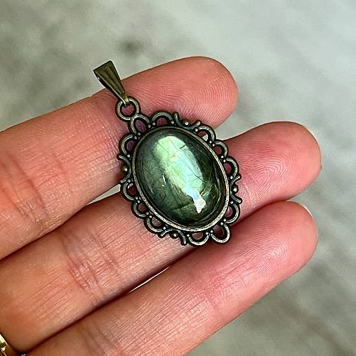 Bronze Filigree Labradorite Necklace / Náhrdelník s labradoritom E074