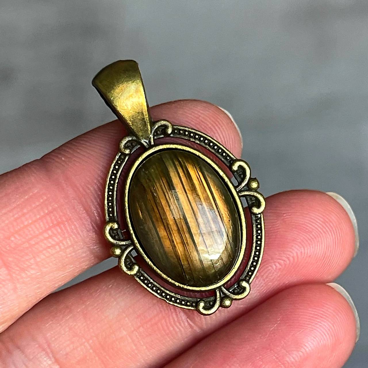 Bronze Filigree Labradorite Necklace / Náhrdelník s labradoritom E074