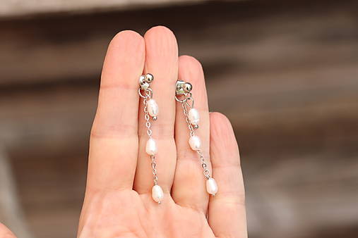 Dlhé retiazkové náušnice s perlami