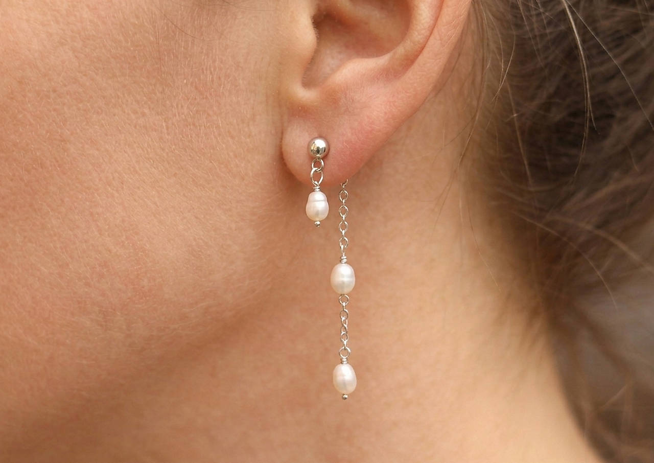 Dlhé retiazkové náušnice s perlami