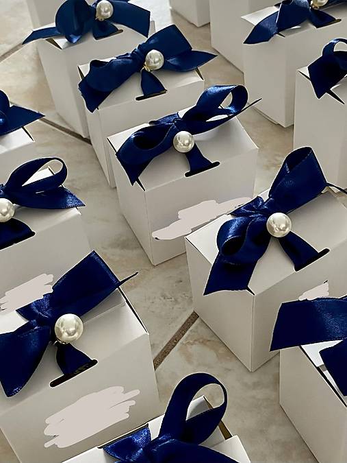 Papier - Elegantná osobná menovka so sladkým prekvapením ✨ - 18309300_