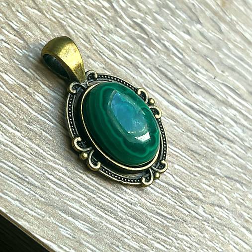 Bronze Filigree Malachite Necklace / Náhrdelník s malachitom E074