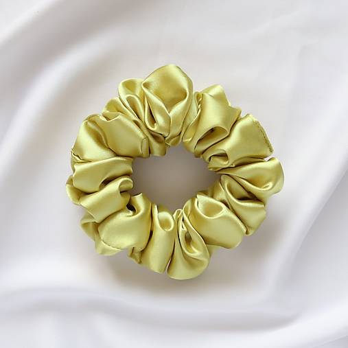 Ozdoby do vlasov - Saténová scrunchie | CLASSIC (Žltozelená) - 18308118_