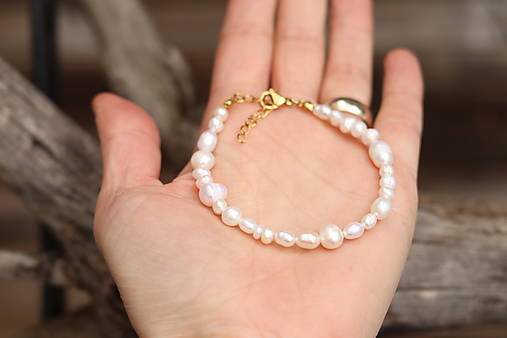 Perlový náramok mix