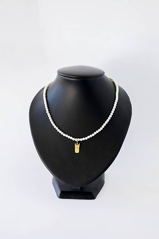 minimalistický shell perlový náhrdelník - mačka