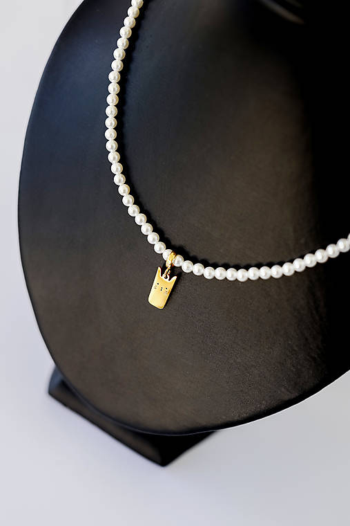 minimalistický shell perlový náhrdelník - mačka