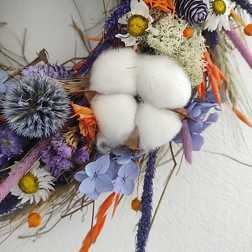 prírodný veniec na dvere zo sušených kvetov | pestrý fialový handmade