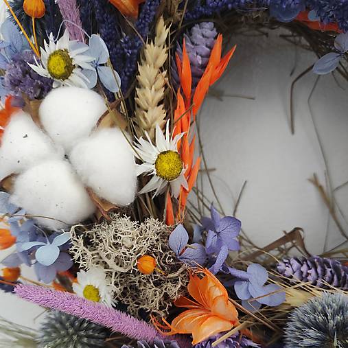 prírodný veniec na dvere zo sušených kvetov | pestrý fialový handmade